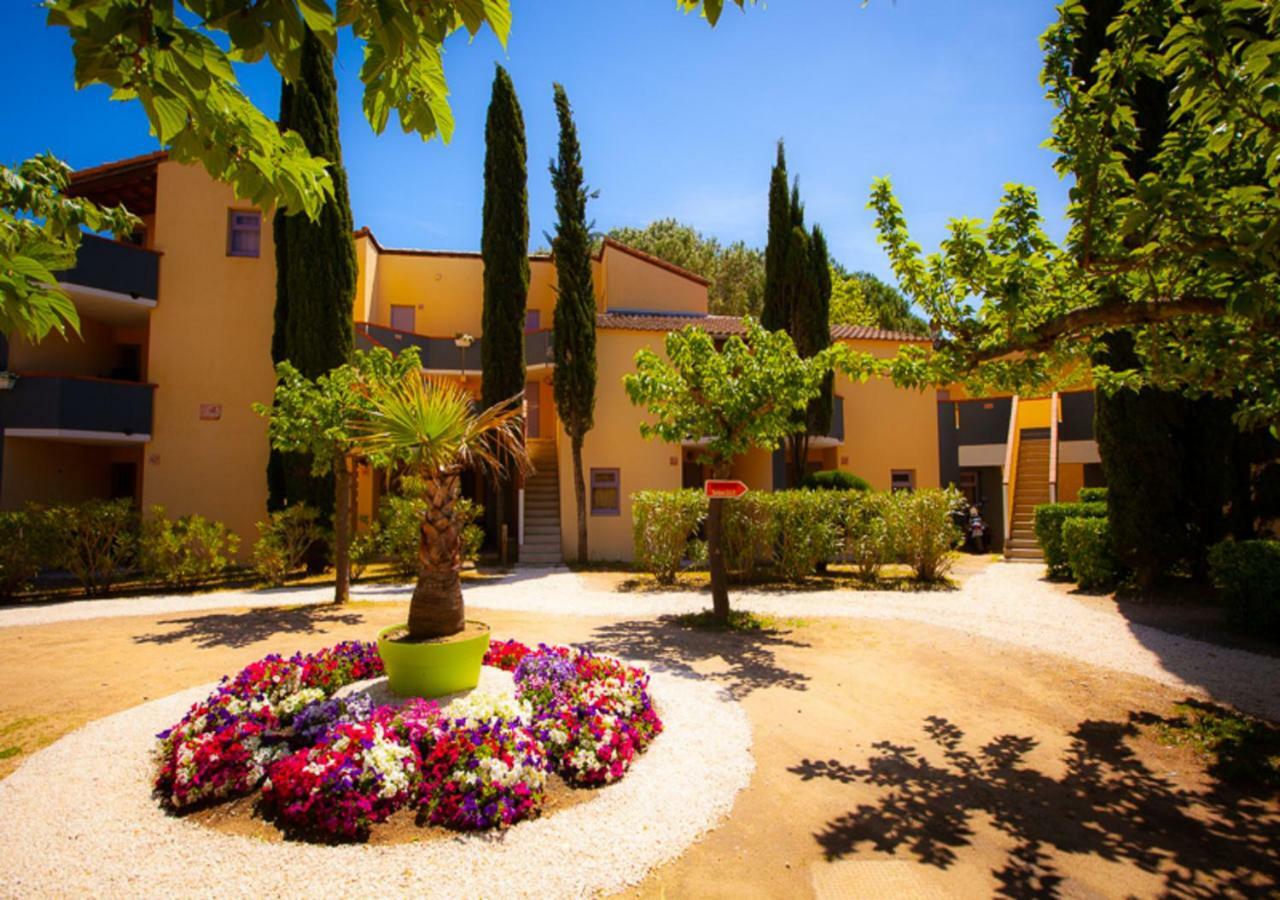 Marina Hôtel Club Cogolin Exterior foto